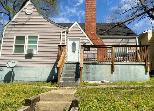 Property at 709 E 10th St, Rolla, MO 65401, 4 beds, 4 baths
