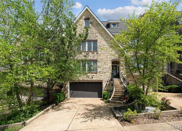 Property at 1546 Fairmount Ave, St Louis, MO 63139, 3 beds, 3 baths