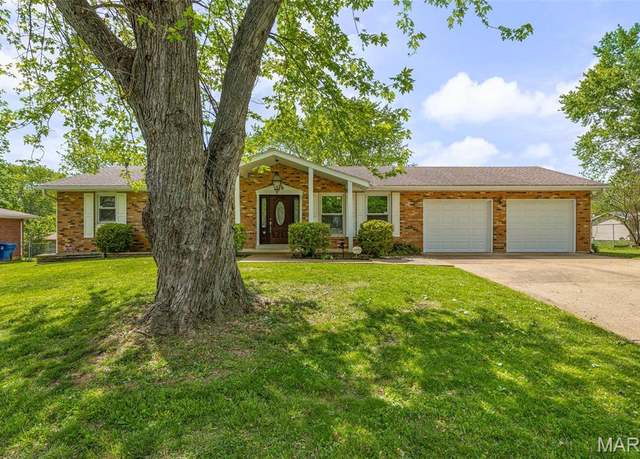 Property at 1405 Ann St, Farmington, MO 63640, 3 beds, 3 baths