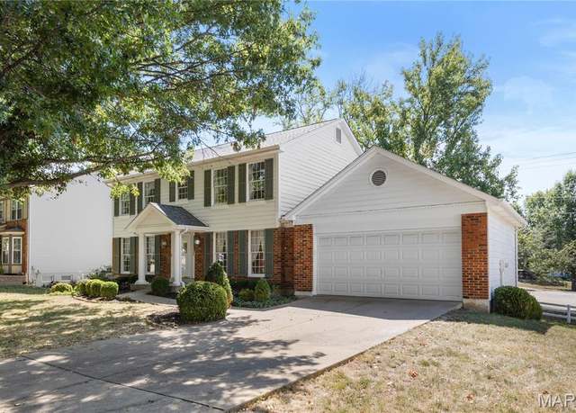 Property at 1005 Waldo Ln, St Charles, MO 63304, 4 beds, 2.5 baths