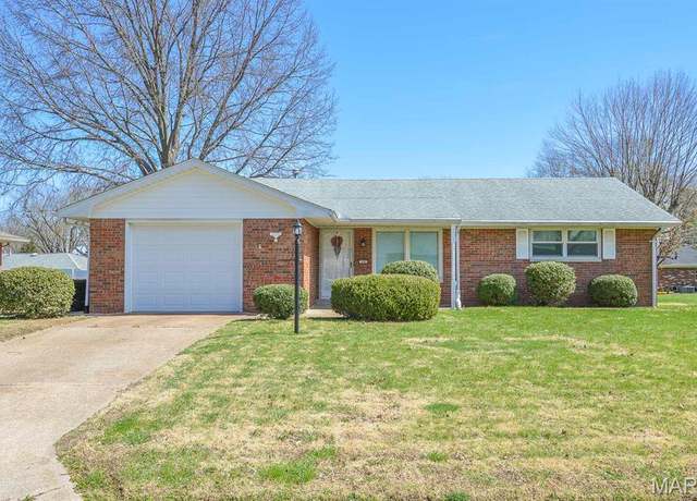 Property at 24 Debra Ln, Fairview Heights, IL 62208, 2 beds, 1 bath