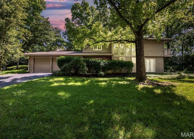Property at 12827 Huntercreek Rd, Des Peres, MO 63131, 3 beds, 2.5 baths