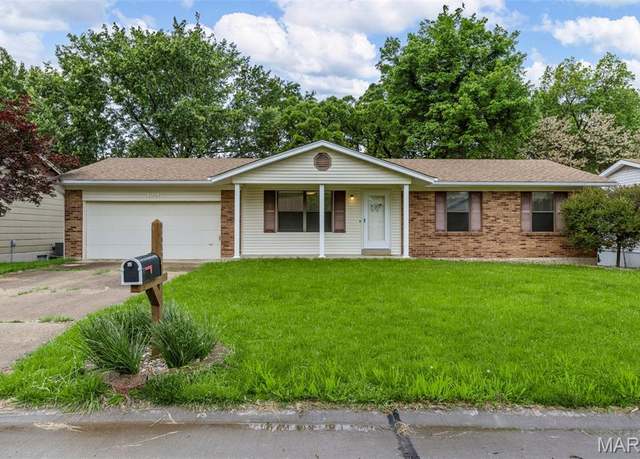 Property at 124 Del Oro Dr, St Peters, MO 63376, 3 beds, 2 baths