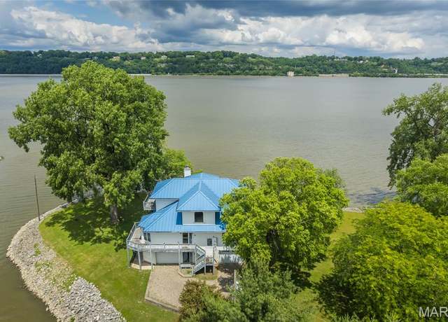 Property at 380 Yachtview Dr, West Alton, MO 63386, 3 beds, 3.5 baths