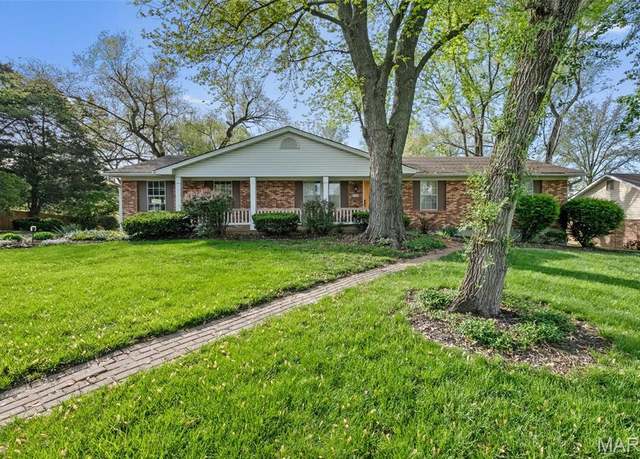 Property at 4044 Locke Ave, Bridgeton, MO 63044, 4 beds, 4 baths