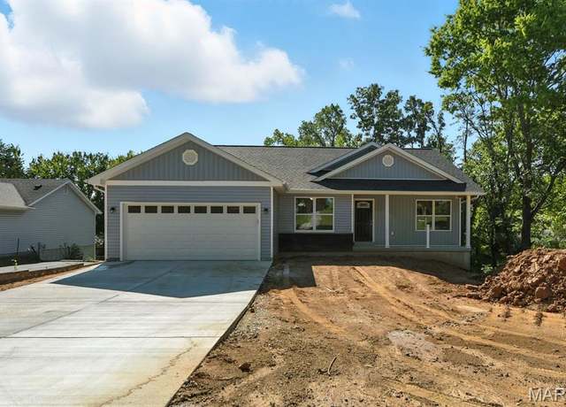Property at 211 Easy St, De Soto, MO 63020, 3 beds, 2 baths