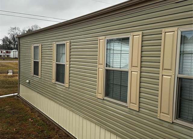 Property at 610 W Maple St, Advance, MO 63730, 2 beds, 2 baths