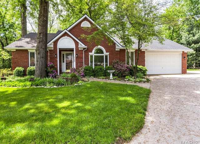 Property at 2700 Woods Way, Belleville, IL 62221, 3 beds, 3.5 baths