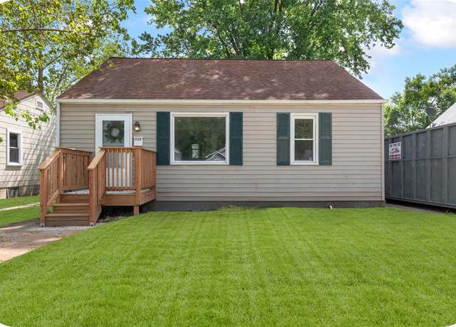 Property at 2120 N N 5th St, St Charles, MO 63301, 3 beds, 1 bath