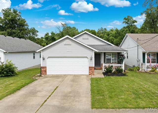 Property at 510 N Combs Ave, Collinsville, IL 62234, 4 beds, 2 baths