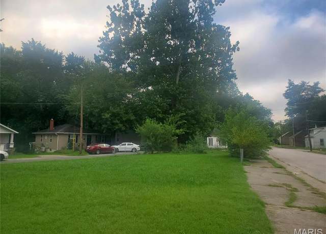Property at 1014 Caseyville Ave, Belleville, IL 62226