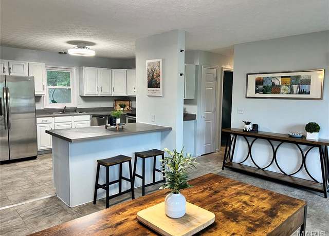Property at 23815 Richland Ln, Waynesville, MO 65583, 3 beds, 1.5 baths