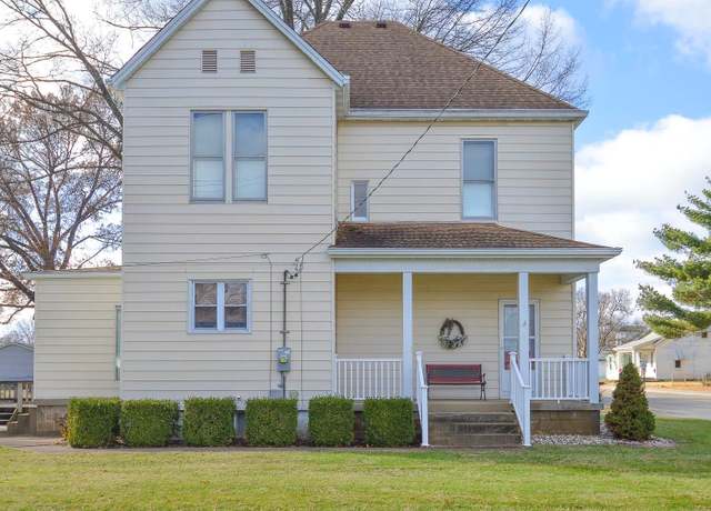 Property at 200 S 17th St, Belleville, IL 62226, 3 beds, 1 bath