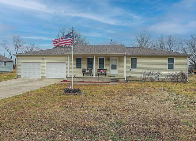Property at 918 Susan St, Dexter, MO 63841, 3 beds, 2 baths