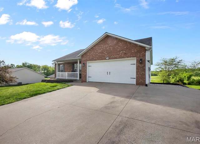 Property at 215 Stonewall Dr, Jackson, MO 63755, 3 beds, 2 baths