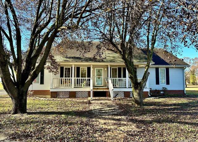 Property at 209 S Davis, East Prairie, MO 63845, 2 beds, 2.5 baths