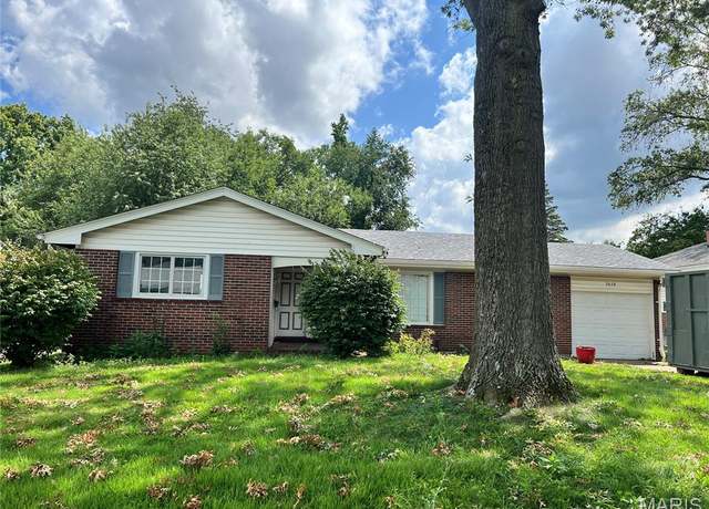 Property at 3650 Estates Dr, Florissant, MO 63033, 3 beds, 2 baths