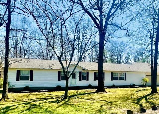 Property at 8049 Flamingo Dr, Sparta, IL 62286, 3 beds, 2 baths