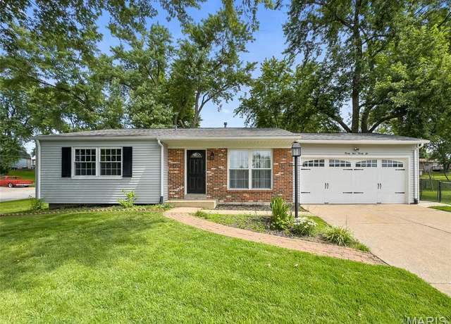Property at 2926 Nantwich Ln, St Charles, MO 63301, 3 beds, 2 baths