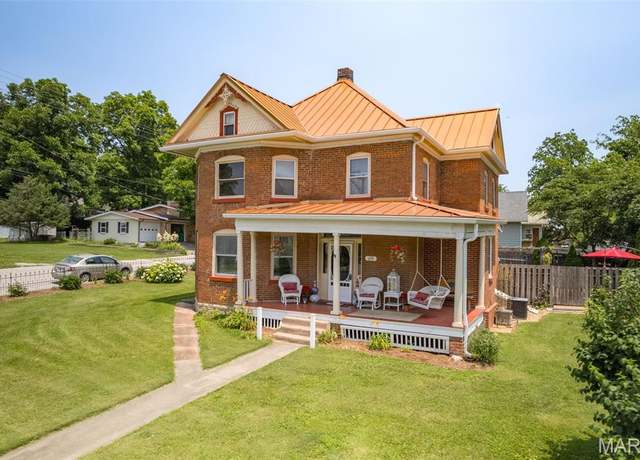 Property at 698 N 3rd St, Ste Genevieve, MO 63670, 4 beds, 2.5 baths