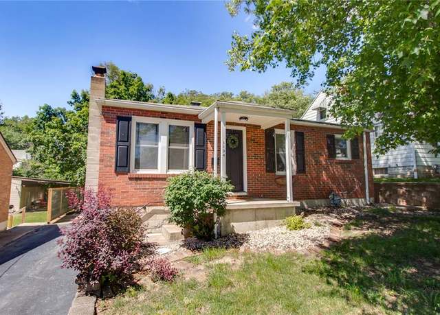Property at 1104 Douglas St, Alton, IL 62002, 3 beds, 1.5 baths