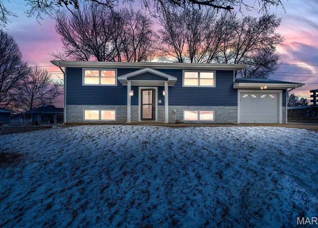Property at 803 Fairview Dr, Washington, MO 63090, 4 beds, 2.5 baths