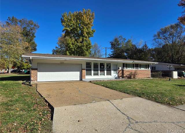 Property at 10468 Halls Ferry Rd, St Louis, MO 63136, 3 beds, 2.5 baths
