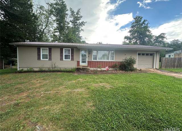 Property at 128 Pine St, Ironton, MO 63650, 3 beds, 2 baths