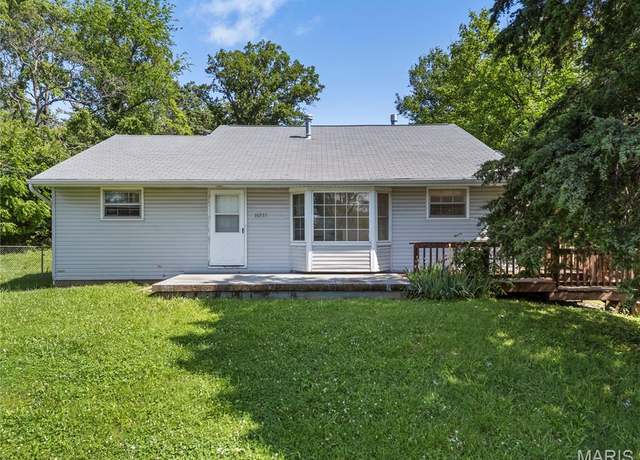 Property at 10735 Wurdack Ave, St Louis, MO 63114, 3 beds, 3 baths