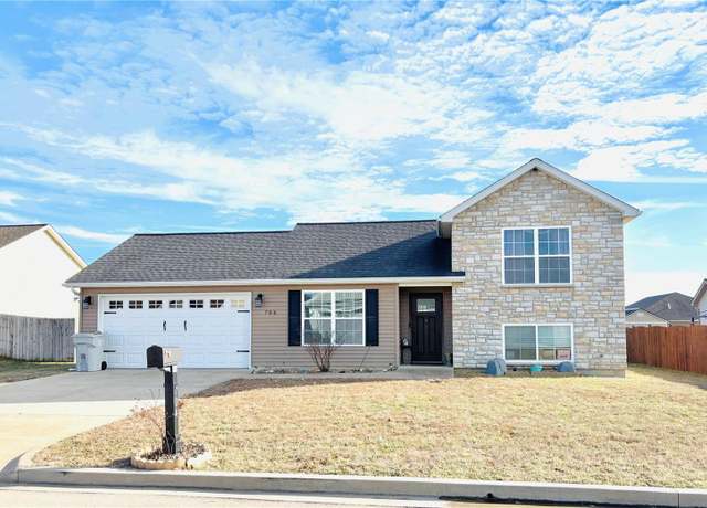 Property at 704 Greenfield Ct, Farmington, MO 63640, 3 beds, 2 baths