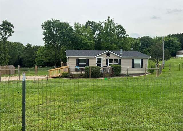 Property at 23542 Highway Mm, Lebanon, MO 65536, 3 beds, 2 baths