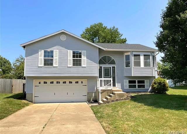 Property at 4 Sassafras Ct, St Charles, MO 63303, 4 beds, 1 bath