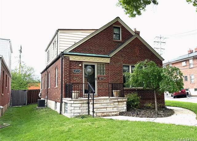 Property at 6717 Devonshire Ave, St Louis, MO 63109, 3 beds, 2 baths