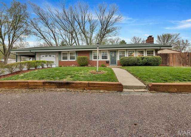 Property at 17 Marlo Dr, Belleville, IL 62226, 4 beds, 2 baths