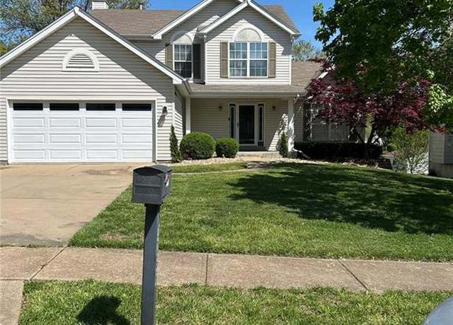 Property at 3266 Bridgeport Place Dr, Bridgeton, MO 63044, 5 beds, 3.5 baths