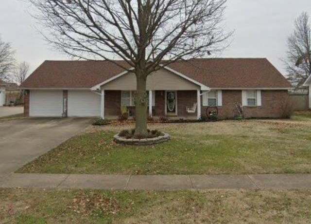 Property at 831 Woodruff Ave, Sikeston, MO 63801, 3 beds, 2 baths