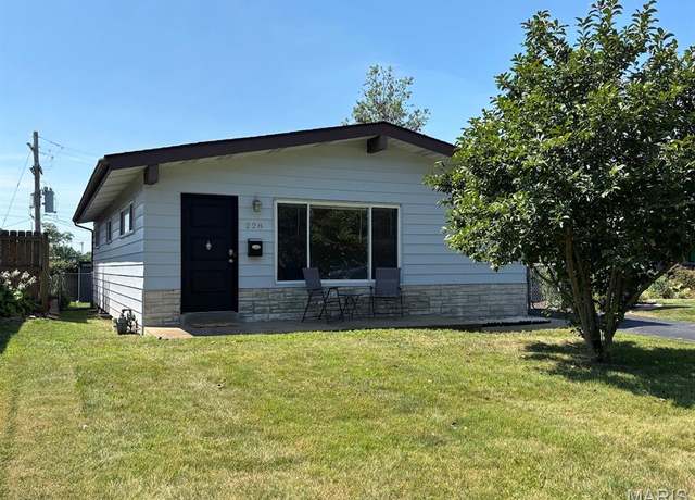Property at 228 Deane Ct, Sunset Hills, MO 63127, 3 beds, 1 bath