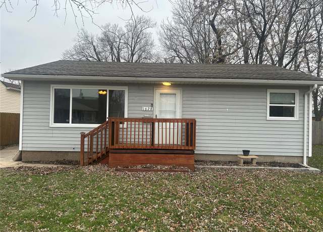 Property at 1628 Minerva Ave, Granite City, IL 62040, 2 beds, 1 bath