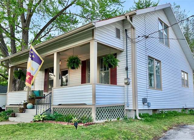 Property at 672 N 4th St, Ste Genevieve, MO 63670, 3 beds, 2 baths