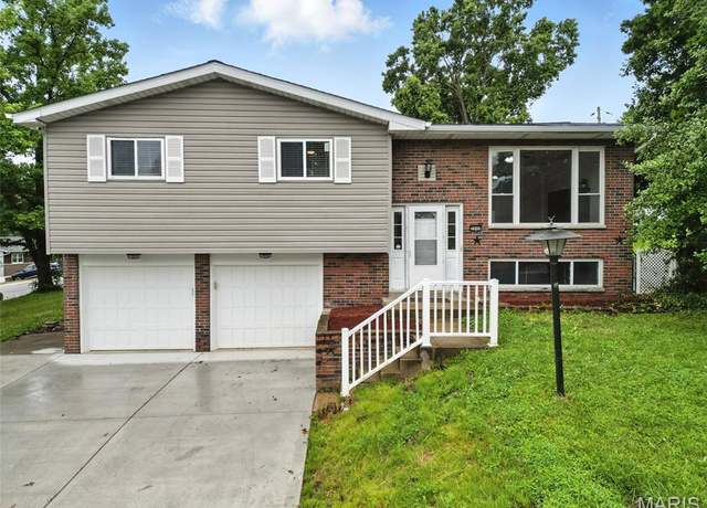 Property at 2649 Georgia Dr, Arnold, MO 63010, 3 beds, 2.5 baths