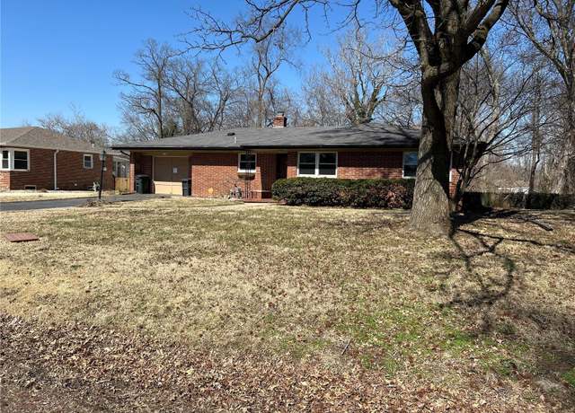 Property at 17 Lakeview Dr, Belleville, IL 62223, 3 beds, 1 bath