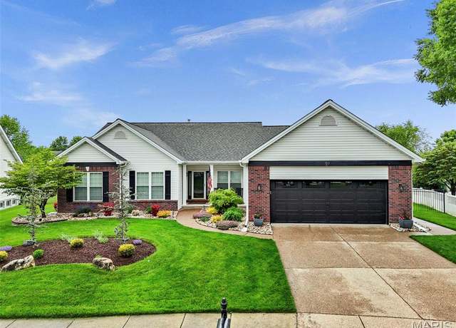 Property at 59 Creekside Dr, St Peters, MO 63376, 4 beds, 3.5 baths