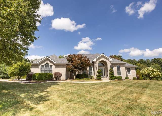 Property at 1513 Pasteur Ln, Belleville, IL 62226, 5 beds, 3.5 baths