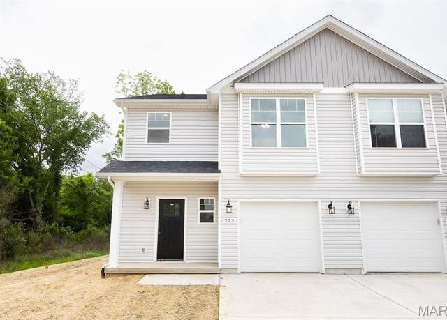 Property at 223 Shoreline Dr, O'fallon, IL 62269, 3 beds, 2.5 baths
