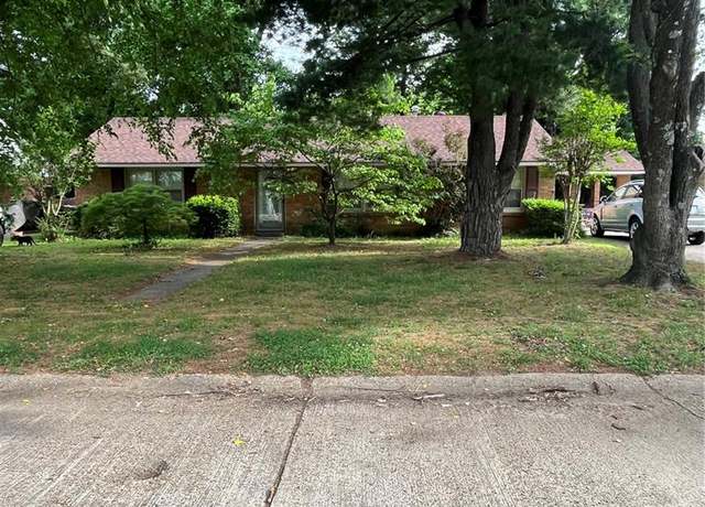 Property at 1416 N Linden Cir, Kennett, MO 63857, 3 beds, 1 bath