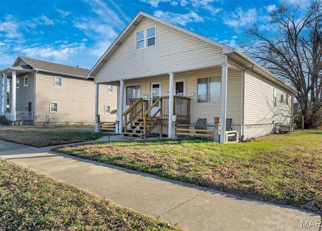 Property at 1534 7th St, Madison, IL 62060, 5 beds, 2 baths