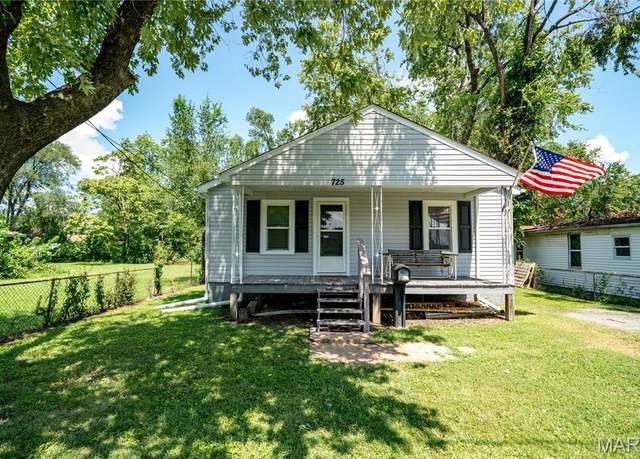 Property at 725 26th St, Granite City, IL 62040, 2 beds, 1 bath