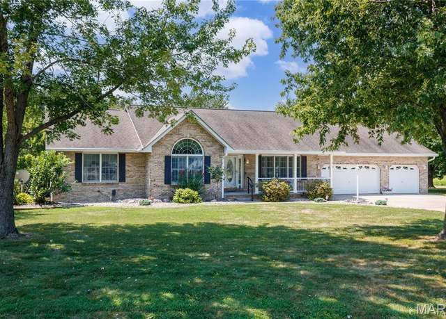 Property at 2945 Wellen Rd, Highland, IL 62249, 3 beds, 2 baths
