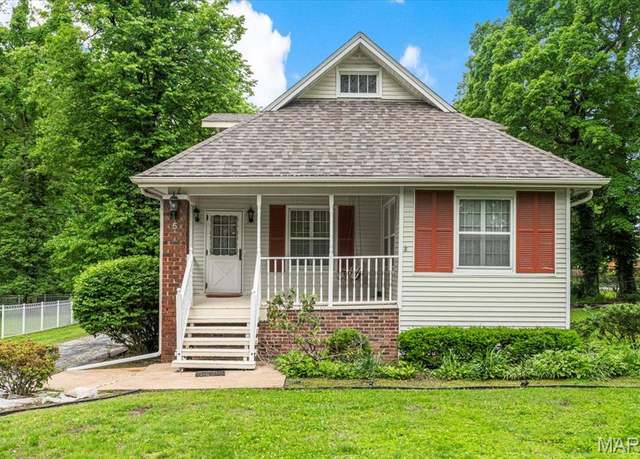 Property at 5 Bluff Dr, Belleville, IL 62223, 4 beds, 2.5 baths
