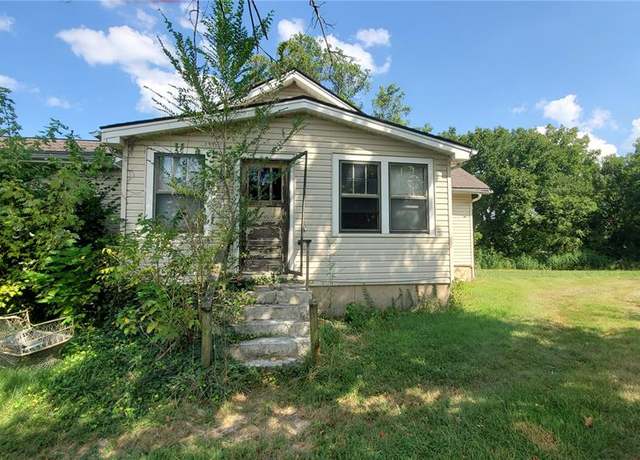 Property at 1104 S Mcarthur St, Salem, MO 65560, 3 beds, 1 bath